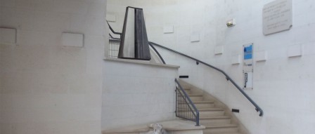 escalier entrée musée F Mitterrand